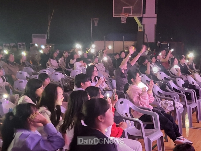 남녀노소가 함께 즐긴‘목련제’