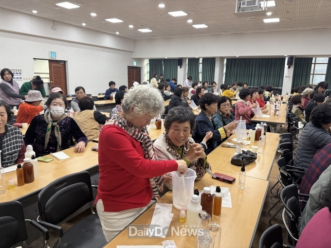 군위군, 생활 속 탄소중립 실천 위한 농촌여성 과제교육 실시