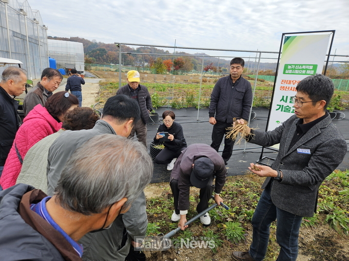  ‘잔대 우량종근 생산 기술교육_ 현장 모습