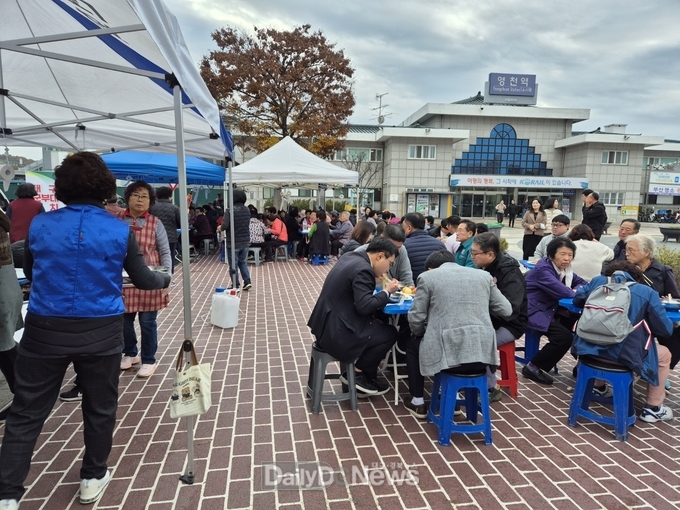 영천스타사랑봉사단 사랑의 국수 나눔 봉사 구슬땀