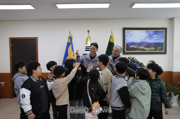 경찰서장이 직접 답해주는 문답시간과 맞춤형 안전교육 진행
