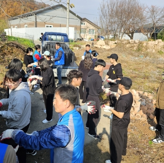 상주로타리 클럽, 드림스타트에 사랑의 연탄 및 난방유 기부