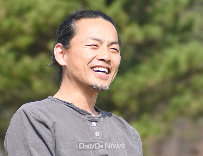 관문요 김종필 작가