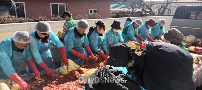 예천군 새마을회, 사랑의 김장 담가주기 행사