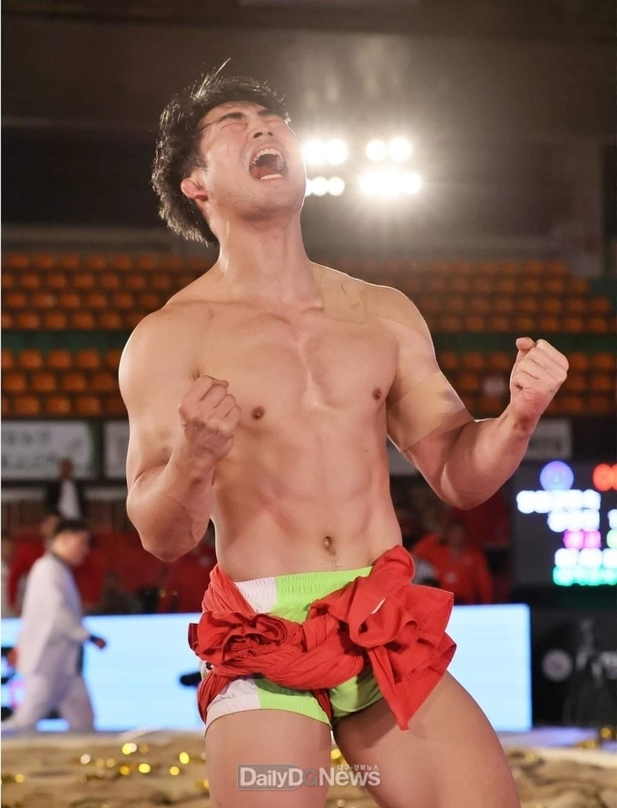 문경시청씨름단 홍승찬 태백장사 등극!