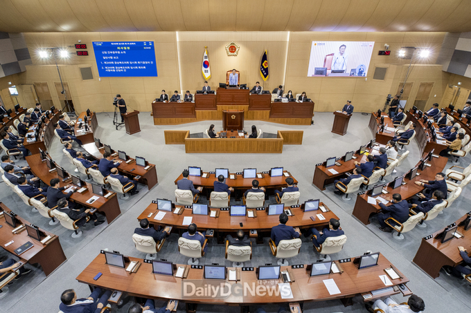 경북도의회 임시회 전경