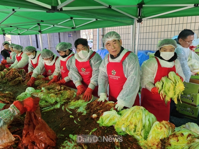 민주평통 경산시협의회, 북한이탈주민과 김장 나눔행사 개최
