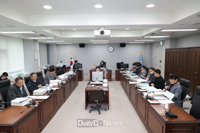 포항시의회 예산결산특별위원회, 2025년도 예산안 본격 심사 돌입