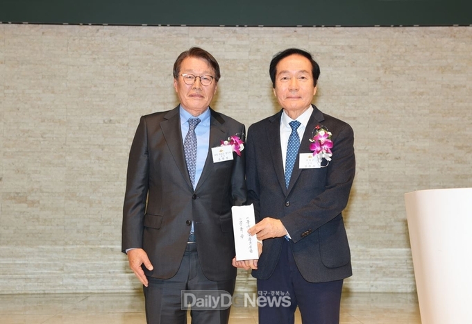 재경의성군향우회 유한철 회장, 성금 2천만원 기탁