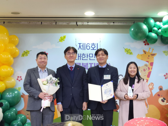 <사진은 행정안전부 정영준 기획조정실장(중앙 좌측)과 케이메디허브 정명훈 전임상센터장(중앙 우측)