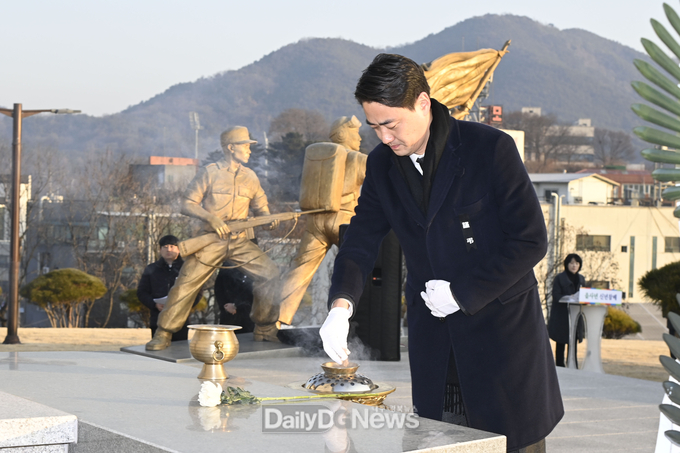 달성군, 충혼탑 참배를 시작으로 을사년 힘찬 출발