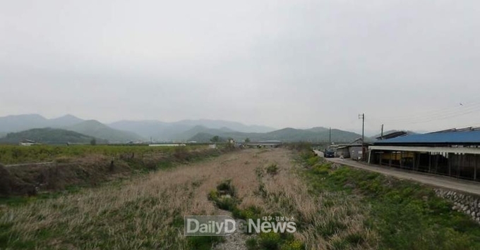(참고사진)청도_부곡천_하천_통수단면_확장과_제방보강