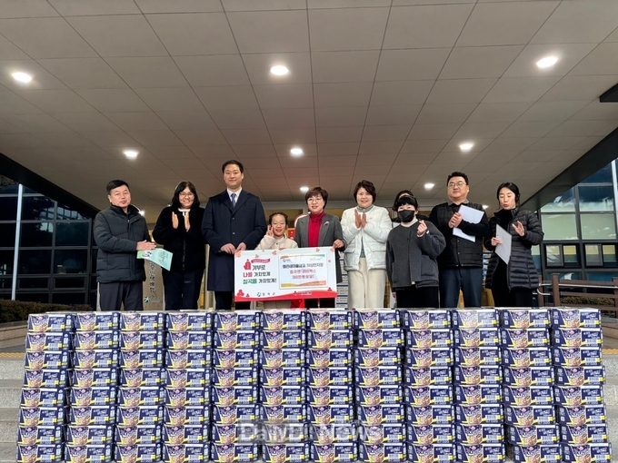 용돈모아 컵라면 200박스 기탁