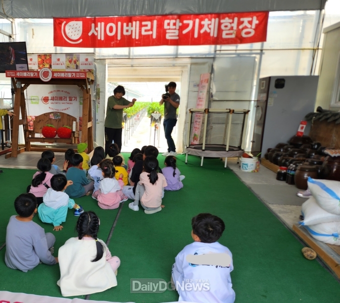 세이베리 딸기농원, 군위군 드림스타트에 6년째 달달한 후원의 온정 이어오다