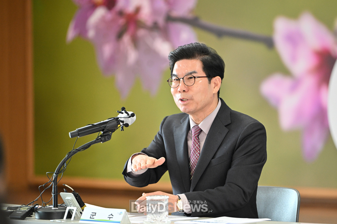 김광열 영덕군수, 기자간담회 통해 2025 군정 포부 밝혀