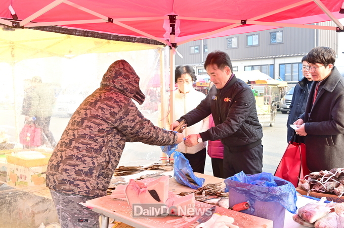 청송군, 설 명절 전통시장 장보기 행사 실시