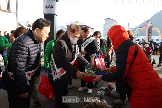 청도군, 설 명절 전통시장 장보기 행사