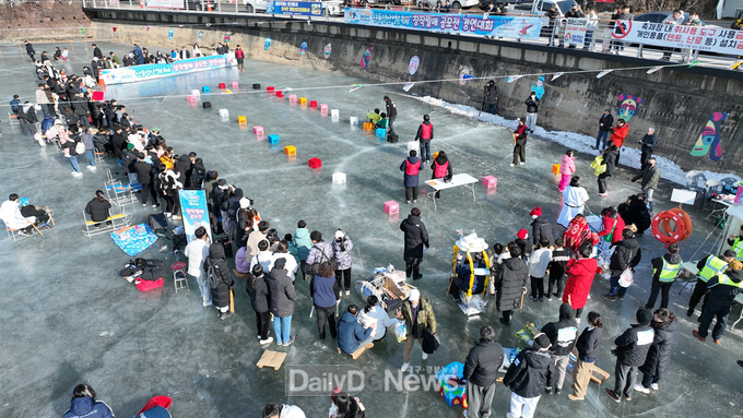 ‘2025 안동암산얼음축제’ 본격 개장