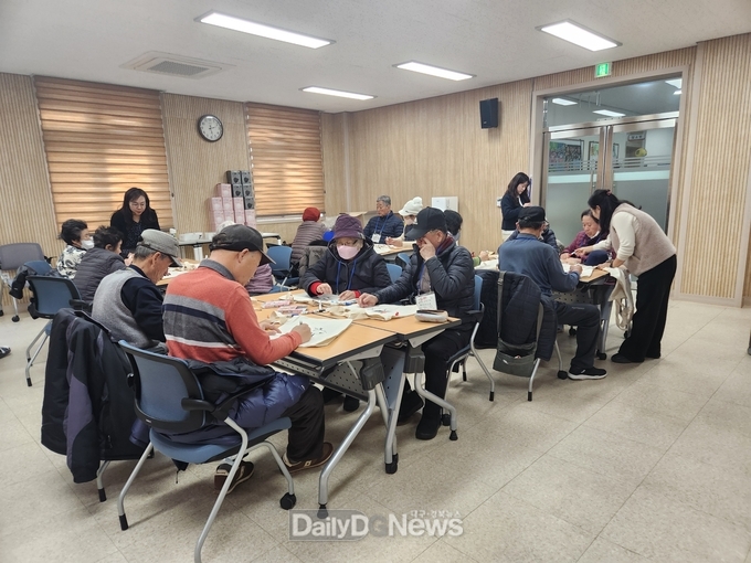 2025년 상주시 치매어르신쉼터 ‘두뇌 똑! 똑! 기억력 교실’ 운영