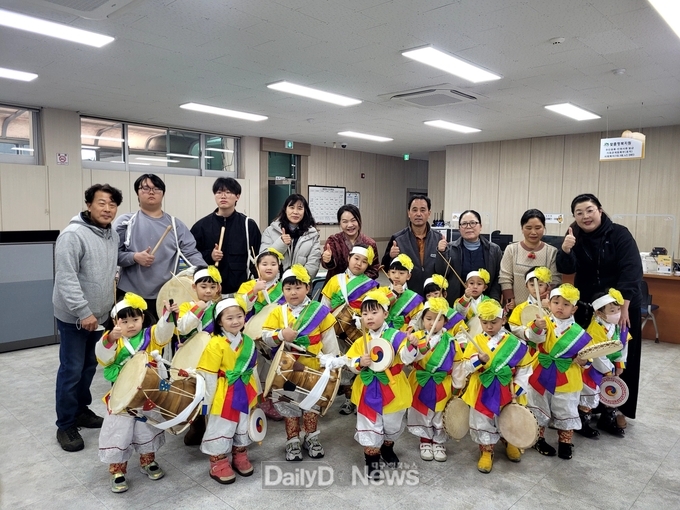 벽진어린이집 아이들의 정월대보름 지신밟기 행사