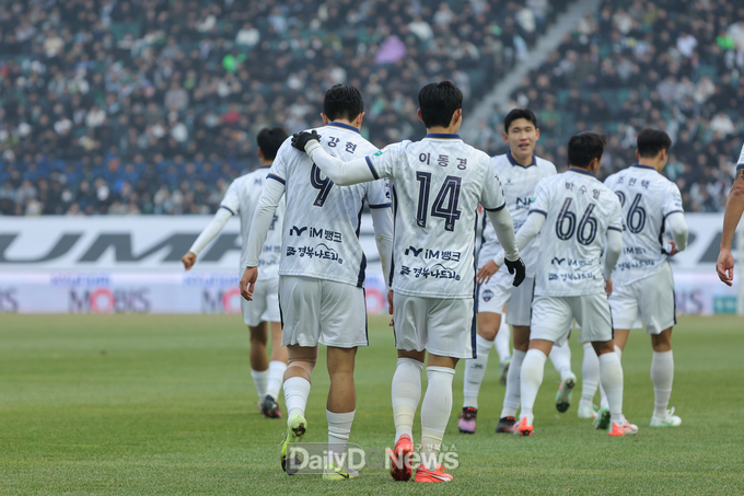 김천상무, 전북에 아쉬운 1대 2패