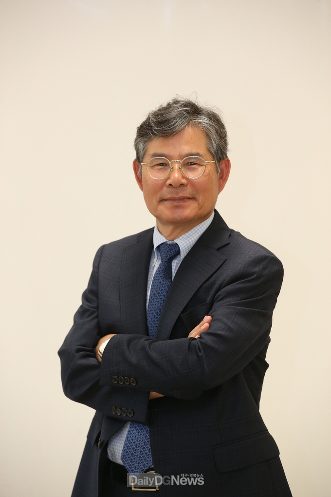 계명대학교. 신진교 교수는 한국경영학회 제11회 우수경영학자상 수상했다. (사진=계명대 제공)