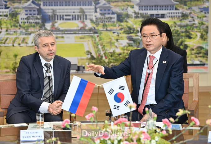 주한 러시아대사 게오르기 지노비예프 경북도지사 면담 