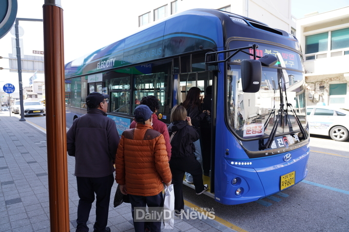 농어촌버스 무료 시행 버스 탑승