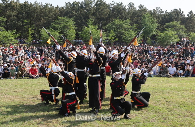 포항시, 산불 대응에 총력 … 2025 포항 해병대문화 축제 잠정 연기