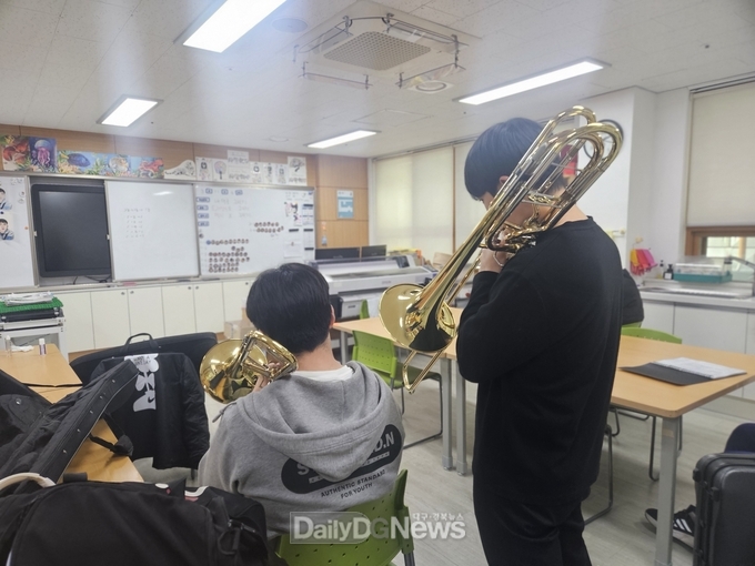 2025년 특수교육 관련 통합 공모사업에 63교, 98팀, 427명 선정 지원