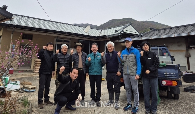 재부산삼국유사면 향우회,“고향에서”집수리 봉사활동