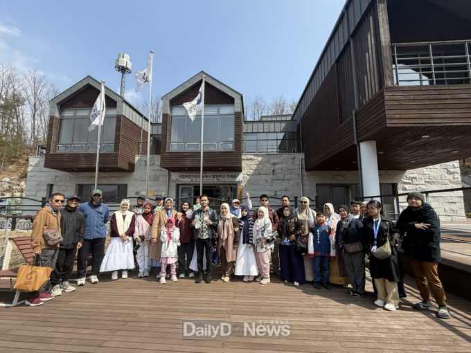 국립제천치유의숲, 외국인 가족 대상 K-산림치유 제공