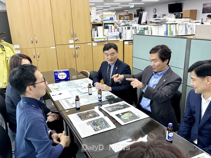 조현일 경산시장이 환경부·중기부 등을 방문해 지역 현안 사업 건의하고 있다.