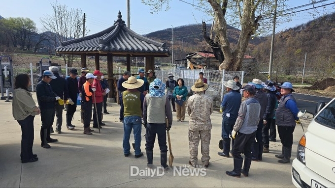 안동에서 영농철 고추 재배지 복구 지원 구슬땀