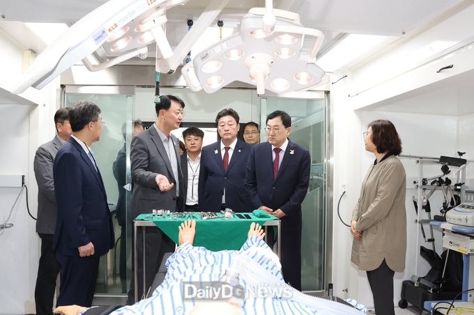경주 황성공원에 이동형 병원 설치
