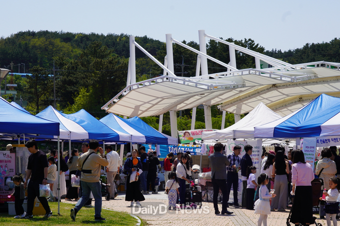 울진군 철도관광의 시대를 그리다(관광객)