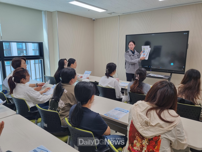 문경서, 3개 언어 교육자료 활용한 다문화가정 학부모 교육