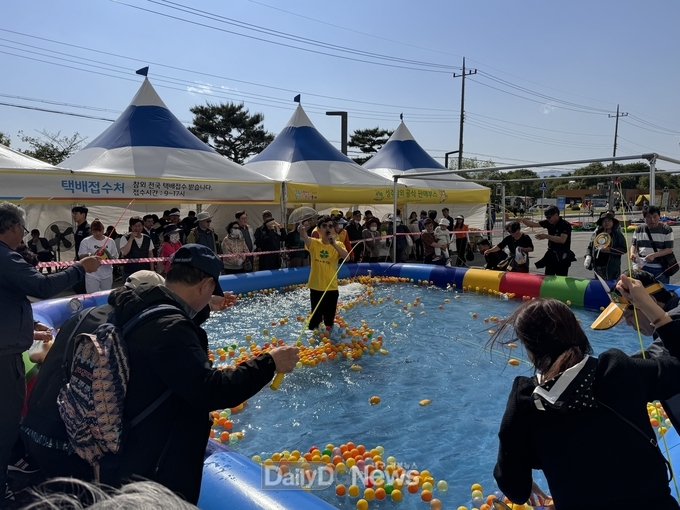 ‘참외낚시체험’ 2025년 성주참외생명문화축제에서 뜨거운 열기 이어간다!