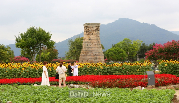 경주시 동부사적지에 계절 꽃단지 조성