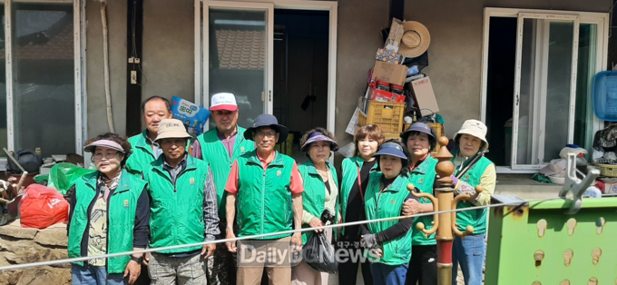 군위군 우보면 새마을회,‘사랑의 집고쳐주기’로 따뜻한 나눔 실천