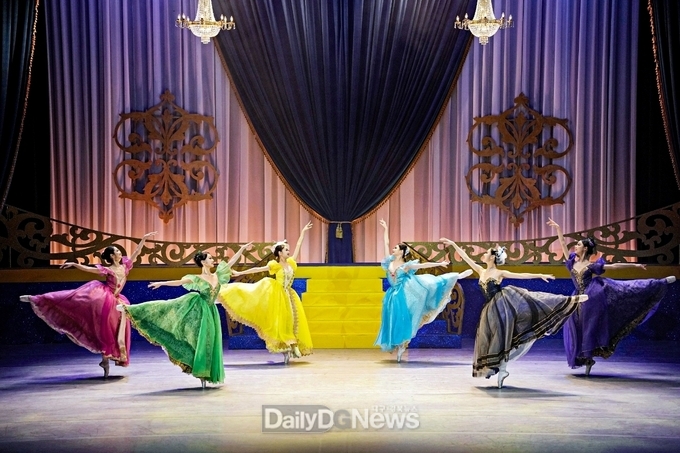 핑크문의요정들과신데렐라