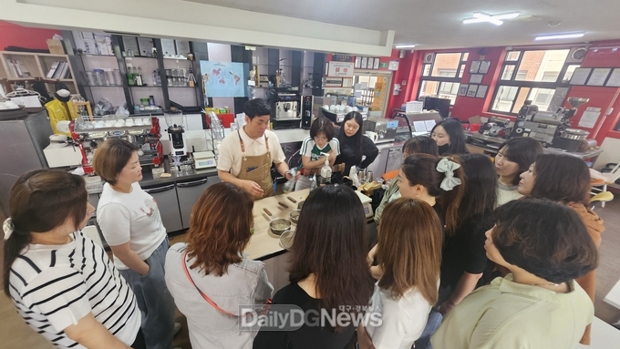 대구공업대학교 헤어디자인과. 커피 특강 실시 모습. (사진=대구공업대 제공)
