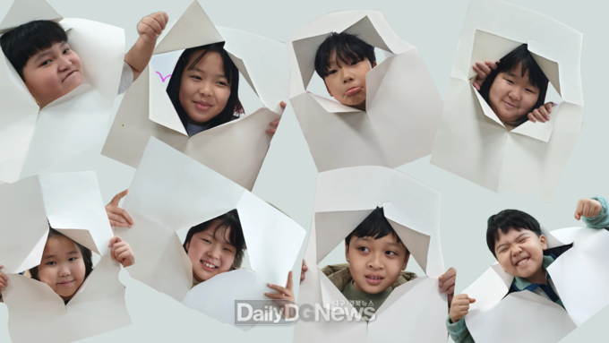 문경시 제공) 초등부 최우수상-동로초등학교 4-1, 하나 된 세상 속 우리