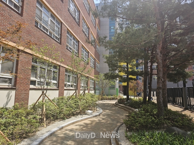 대구시교육청. ‘2025년 학교숲 조성 사업’ 완료 모습. (칠성초). (사진=대구시교육청 제공)