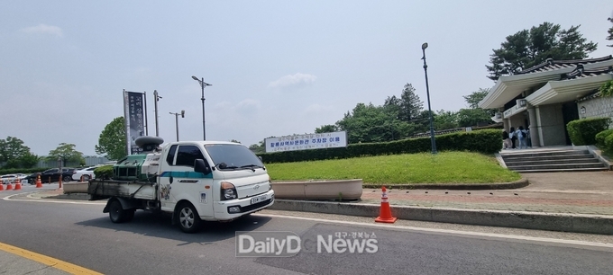 경주시보건소는 최근 코로나19 확진자가 다시 증가함에 따라, 지역사회 내 확산 가능성에 선제적으로 대응하기 위해 다양한 예방 활동을 강화하고 있다