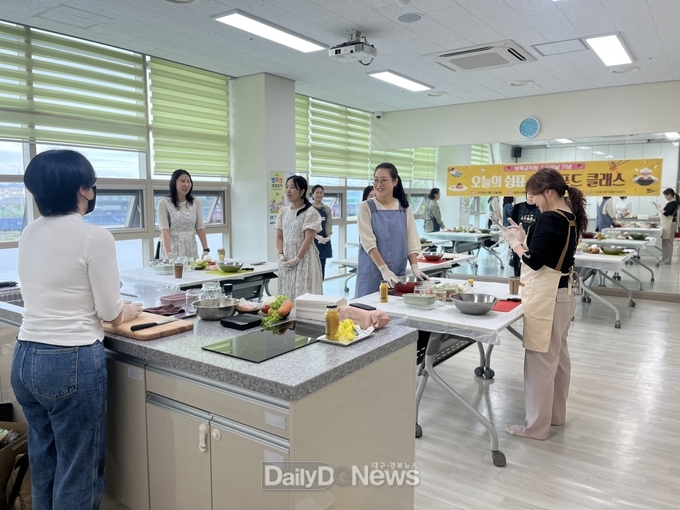 문경시육아종합지원센터, 스승의날 기념 "교사치유와 성장을 위한 프로그램" 운영