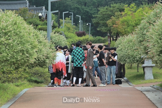 구미시 성리학역사관, 졸업사진 성지로 떠오르다