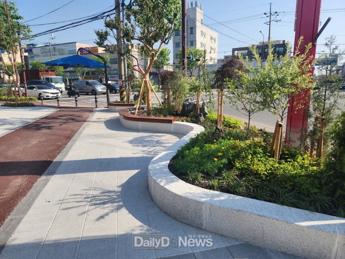 보행자 중심거리로 탈바꿈하고 있는 포스코대로.