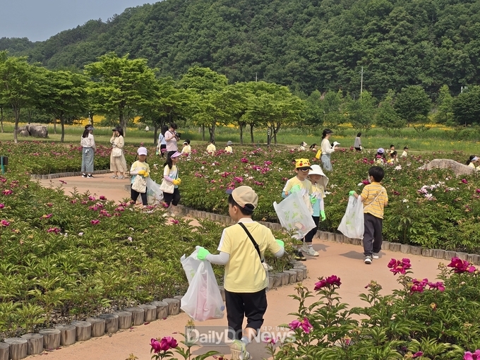 경북교육청, '낙동강 쓰담쓰담 생태잇기' 캠페인 추진
