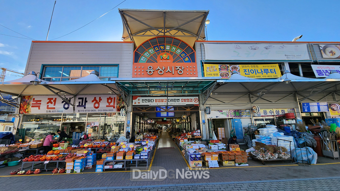 달빛 아래 빛나는 용상시장, 2025 달빛야시장 6월 6일부터 11월 1일까지 매주 금, 토 운영